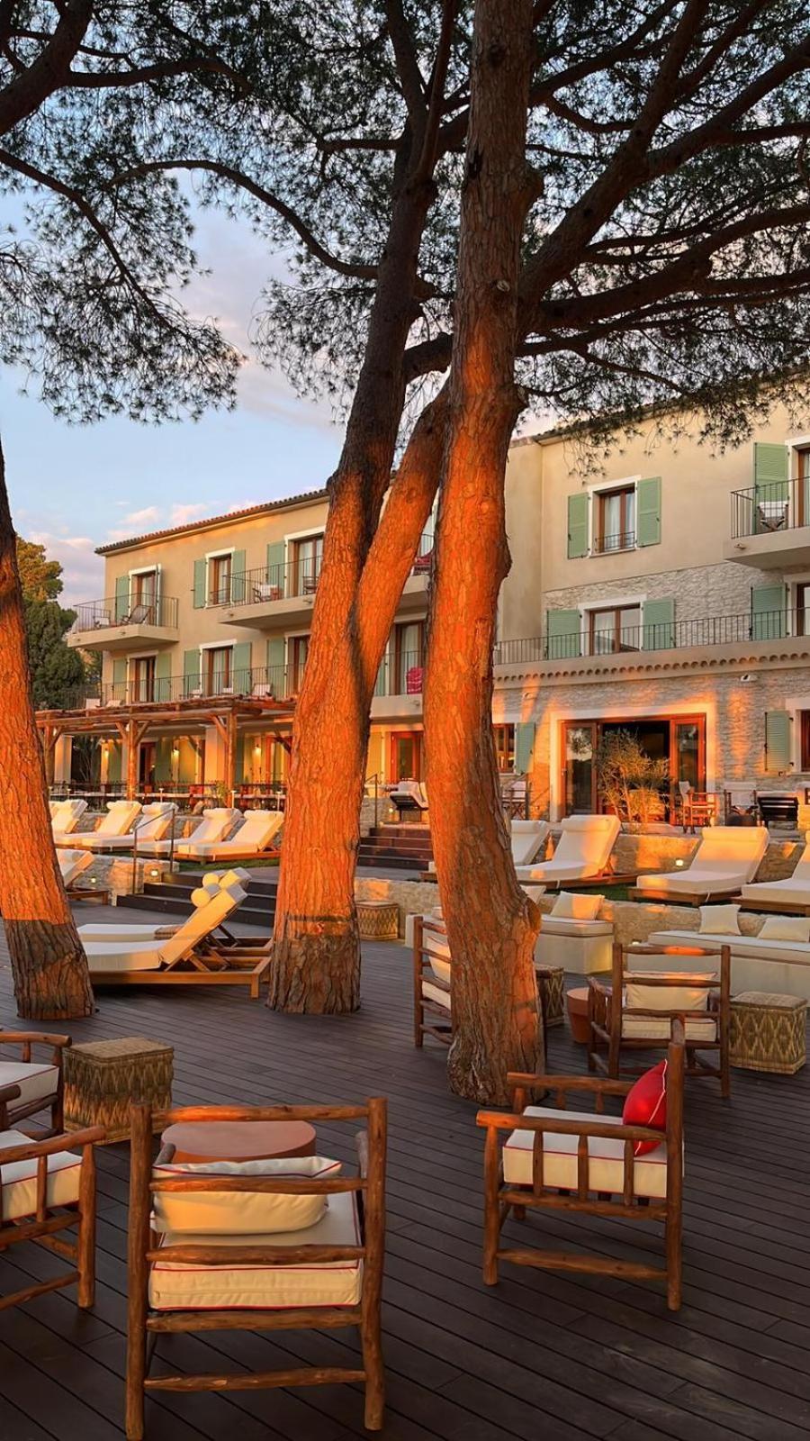 Boutique Hotel Responsable Et Restaurant Basgi Basgi 생플로랑 외부 사진