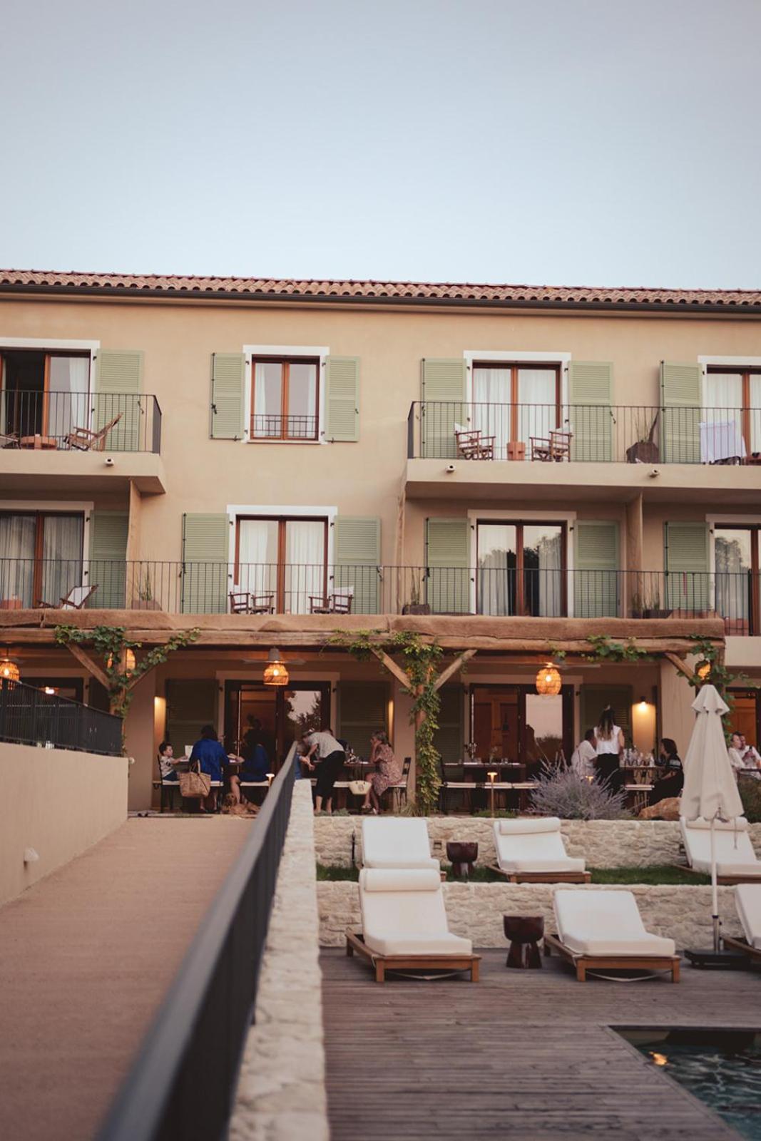 Boutique Hotel Responsable Et Restaurant Basgi Basgi 생플로랑 외부 사진