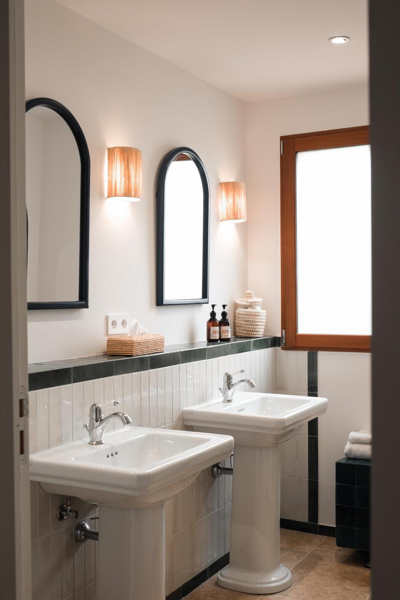 Boutique Hotel Responsable Et Restaurant Basgi Basgi 생플로랑 외부 사진