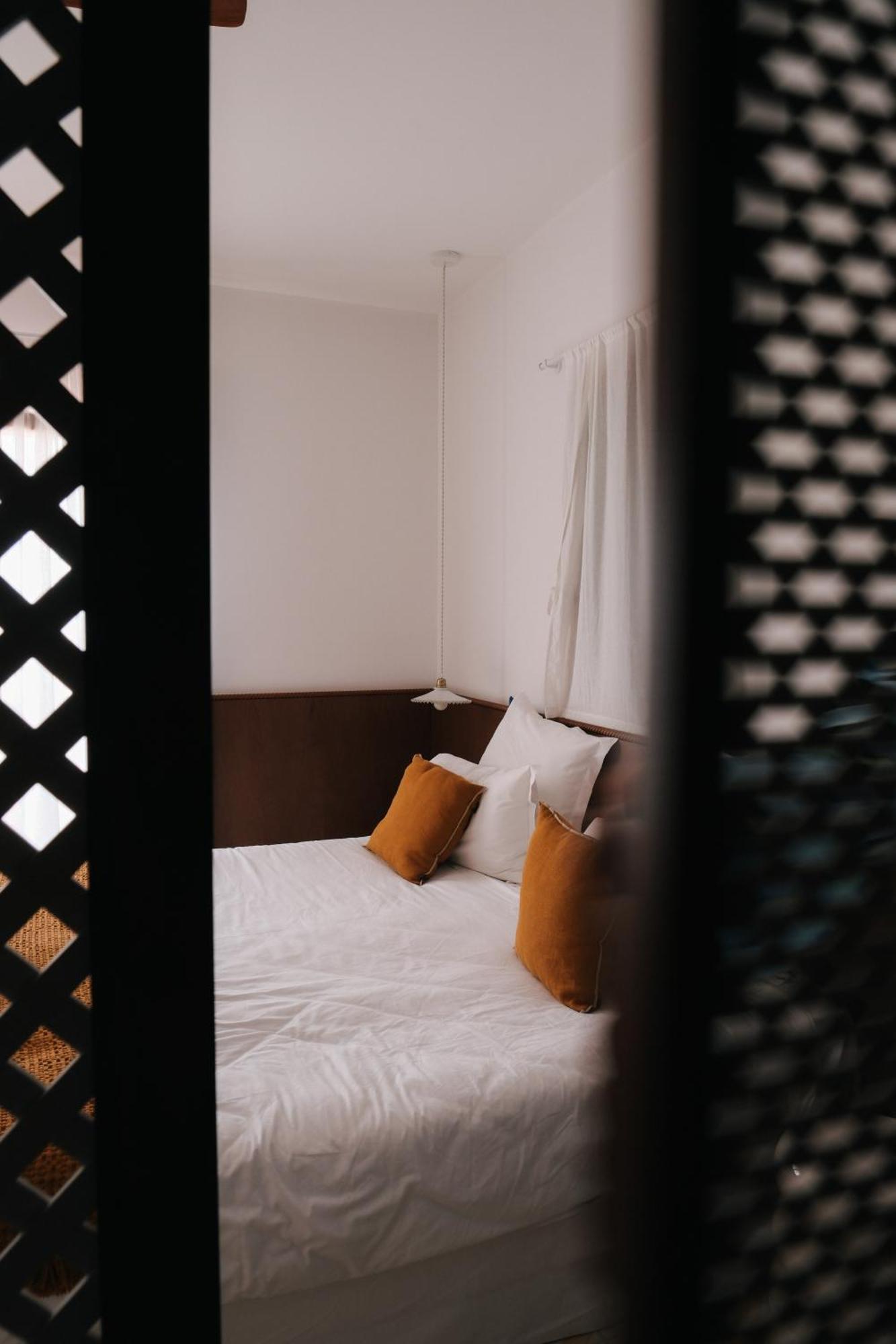Boutique Hotel Responsable Et Restaurant Basgi Basgi 생플로랑 외부 사진