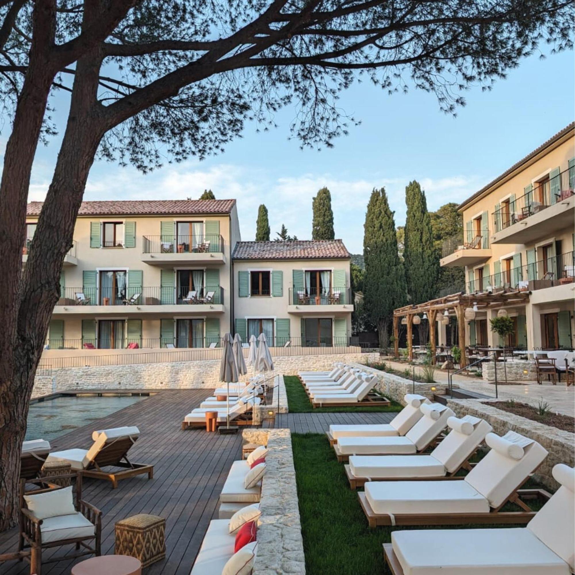 Boutique Hotel Responsable Et Restaurant Basgi Basgi 생플로랑 외부 사진